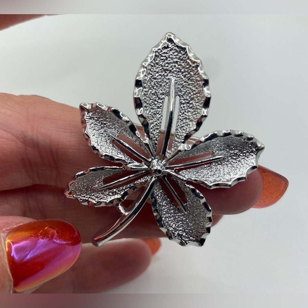 Sarah Coventry Ivy Leaf Brooch Pin Silver Tone Stamped